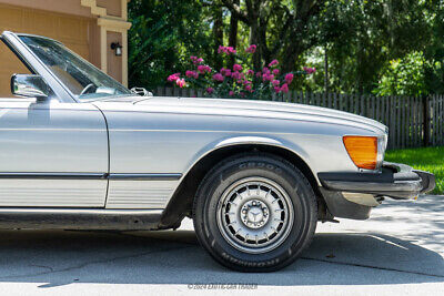 Mercedes-Benz-300-Series-Cabriolet-1983-10