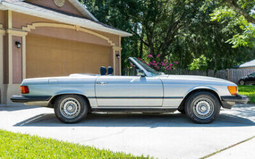 Mercedes-Benz-300-Series-Cabriolet-1983-8