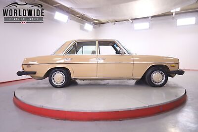 Mercedes-Benz-300D-1975-3