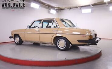 Mercedes-Benz-300D-1975-4