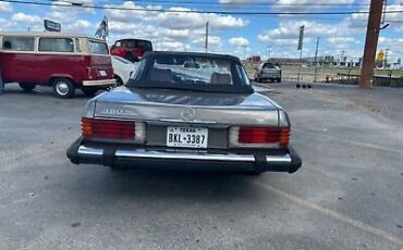 Mercedes-Benz-380-Class-Cabriolet-1984-4