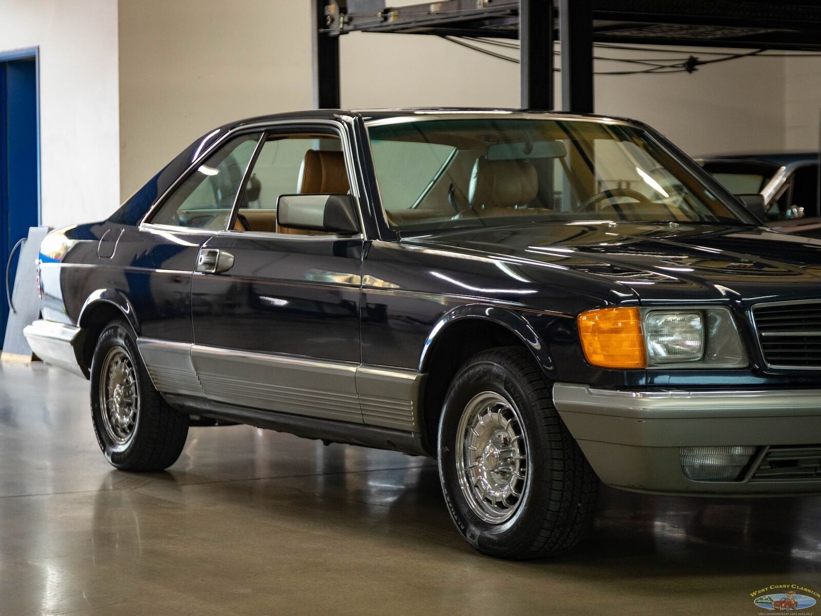 Mercedes-Benz-380-SEC-Coupe-1982-Blue-Tan-111027-10