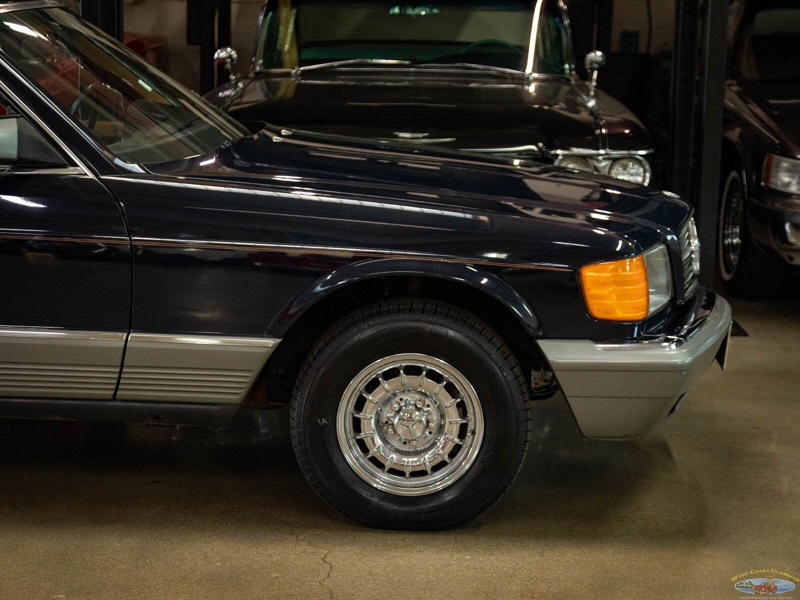 Mercedes-Benz-380-SEC-Coupe-1982-Blue-Tan-111027-3