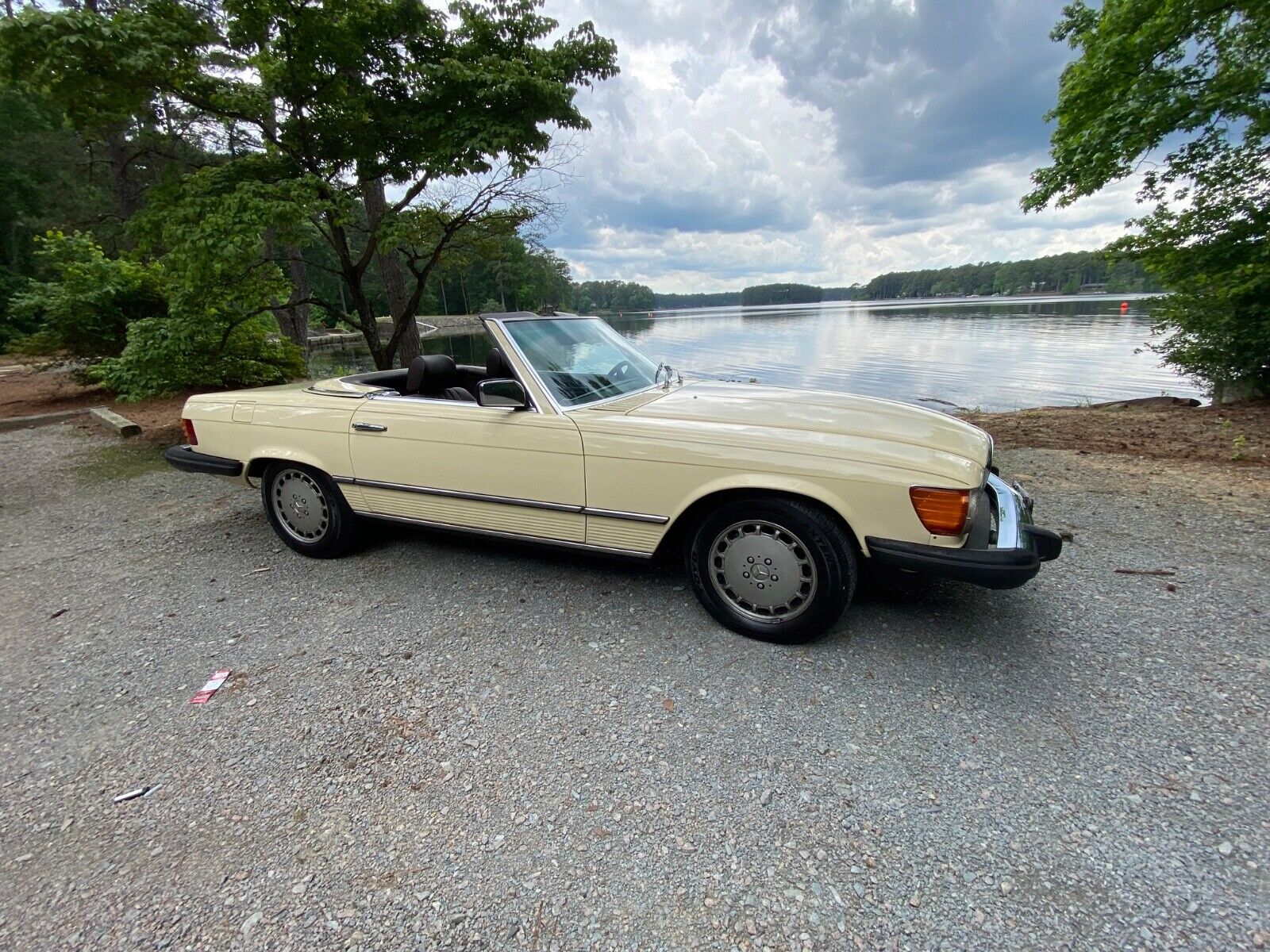 Mercedes-Benz-380-SL-Cabriolet-1981-12