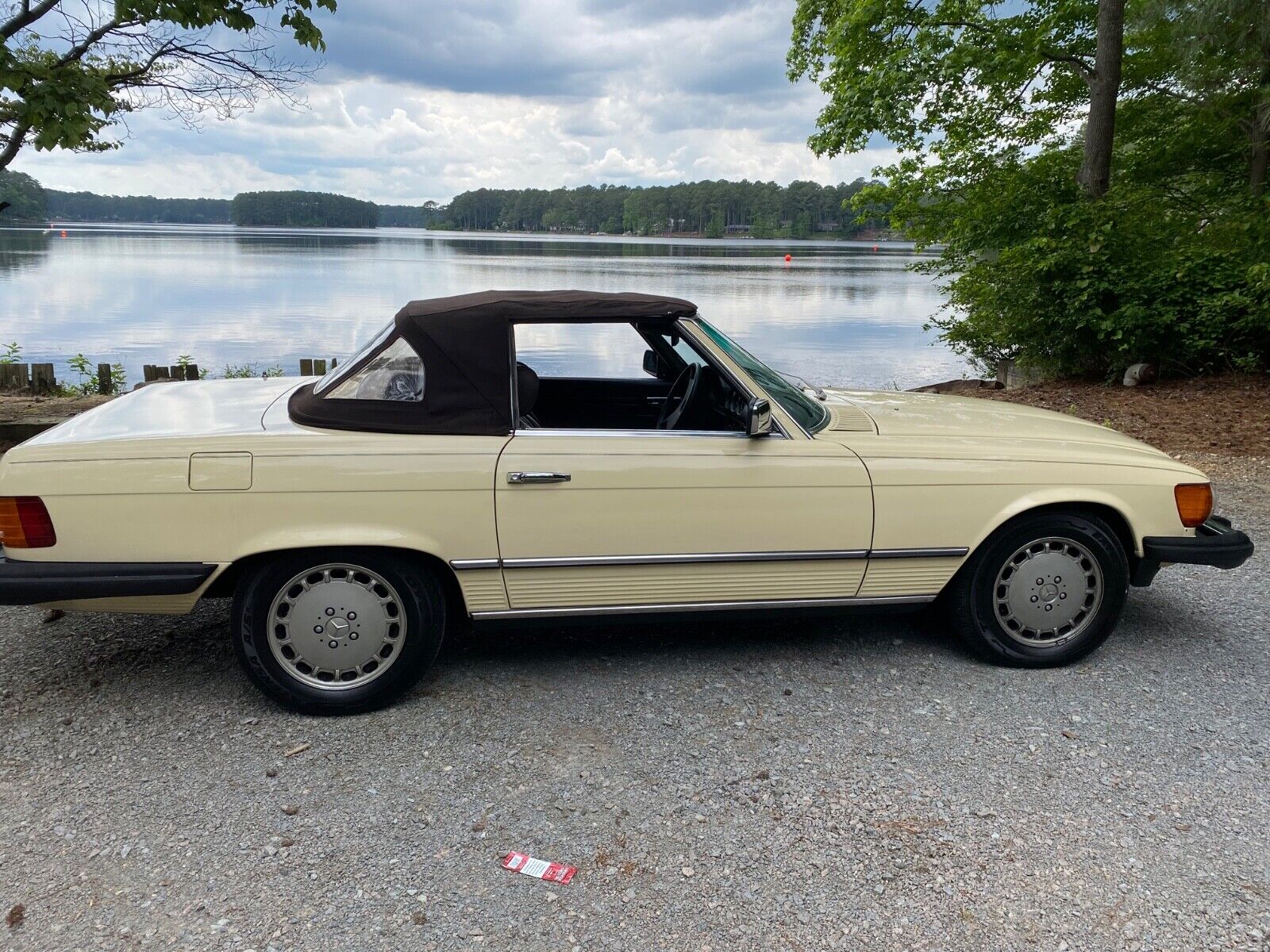 Mercedes-Benz-380-SL-Cabriolet-1981-16