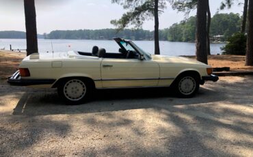 Mercedes-Benz-380-SL-Cabriolet-1981-2