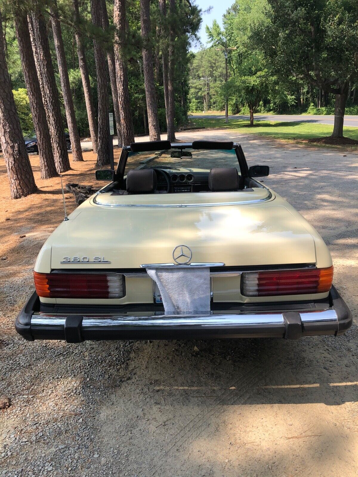 Mercedes-Benz-380-SL-Cabriolet-1981-4