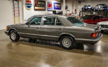 Mercedes-Benz-380SEL-Berline-1983-Gray-Gray-319408-11