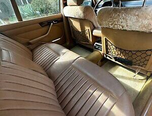 Mercedes-Benz-400-Series-Berline-1986-Burgundy-Tan-240710-6