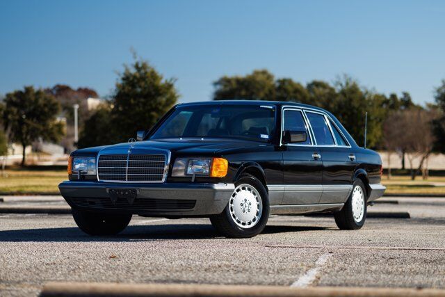 Mercedes-Benz-400-Series-Berline-1989-1