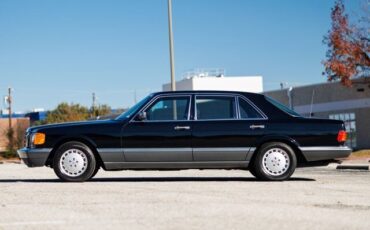 Mercedes-Benz-400-Series-Berline-1989-14