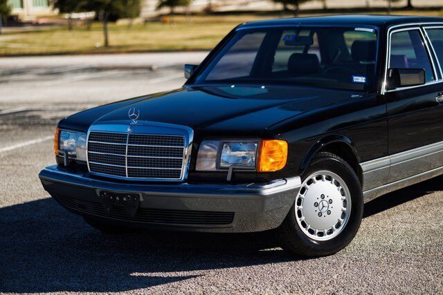 Mercedes-Benz-400-Series-Berline-1989-16