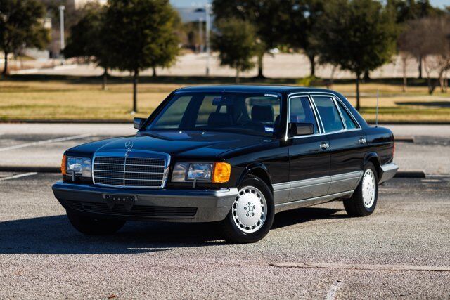 Mercedes-Benz-400-Series-Berline-1989-2