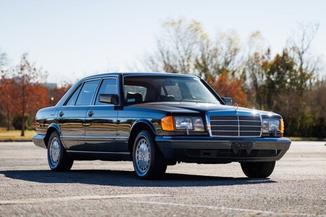 Mercedes-Benz-400-Series-Berline-1989-4