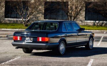 Mercedes-Benz-400-Series-Berline-1989-9