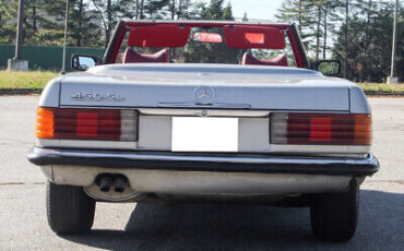 Mercedes-Benz-400-Series-Cabriolet-1979-Silver-Red-191512-6