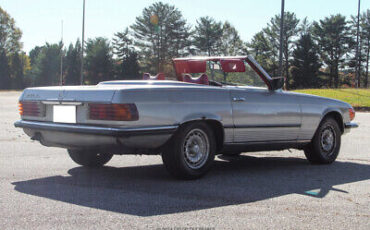 Mercedes-Benz-400-Series-Cabriolet-1979-Silver-Red-191512-7