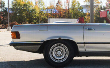 Mercedes-Benz-400-Series-Cabriolet-1979-Silver-Red-191512-9