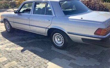 Mercedes-Benz-450se-Berline-1976-Silver-Blue-262647-12