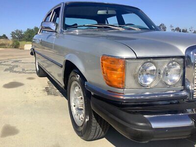 Mercedes-Benz-450se-Berline-1976-Silver-Blue-262647-9