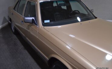 Mercedes-Benz-500-Series-1986-Gold-Red-88437-4