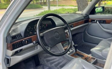 Mercedes-Benz-500-Series-1987-White-Gray-128345-19