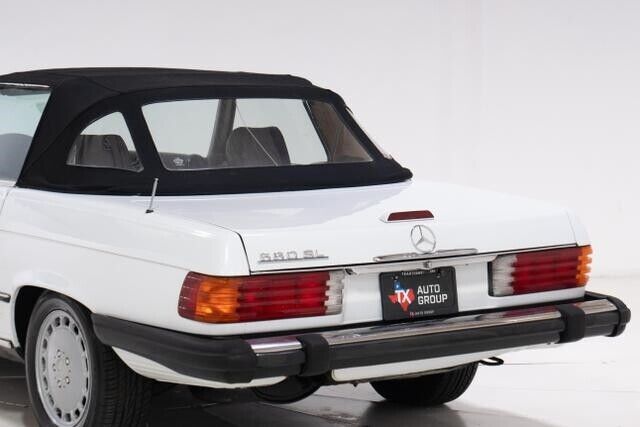 Mercedes-Benz-500-Series-Cabriolet-1987-White-Gray-116966-17