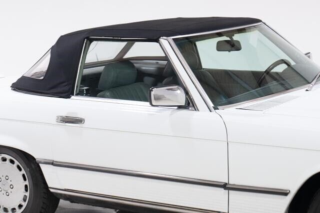 Mercedes-Benz-500-Series-Cabriolet-1987-White-Gray-116966-23