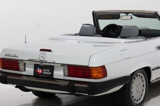 Mercedes-Benz-500-Series-Cabriolet-1987-White-Gray-116966-27