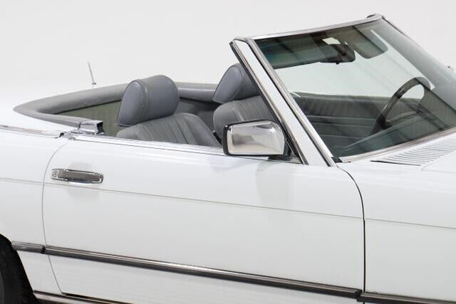 Mercedes-Benz-500-Series-Cabriolet-1987-White-Gray-116966-28