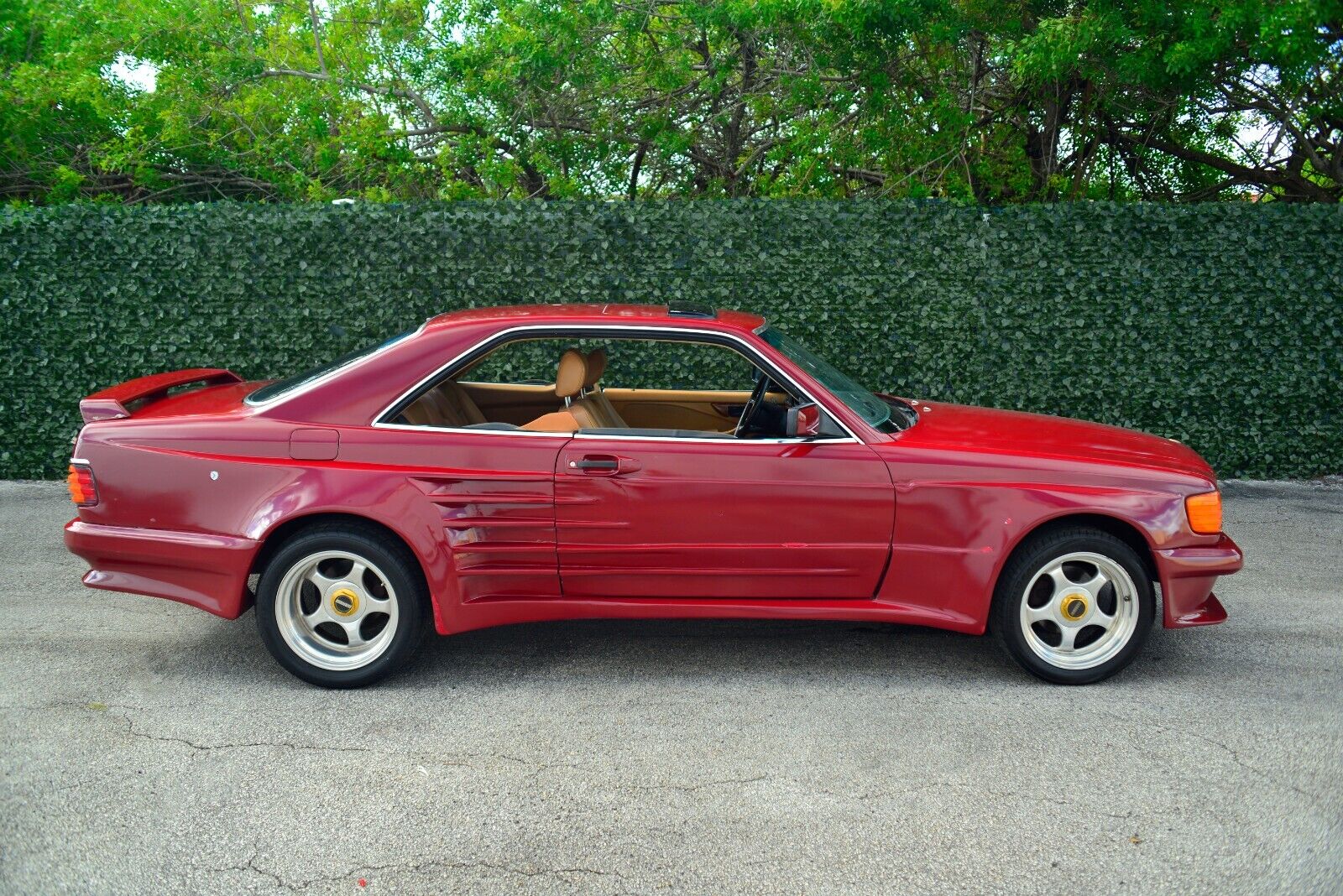 Mercedes-Benz-500-Series-Coupe-1983-Burgundy-Tan-181101-10