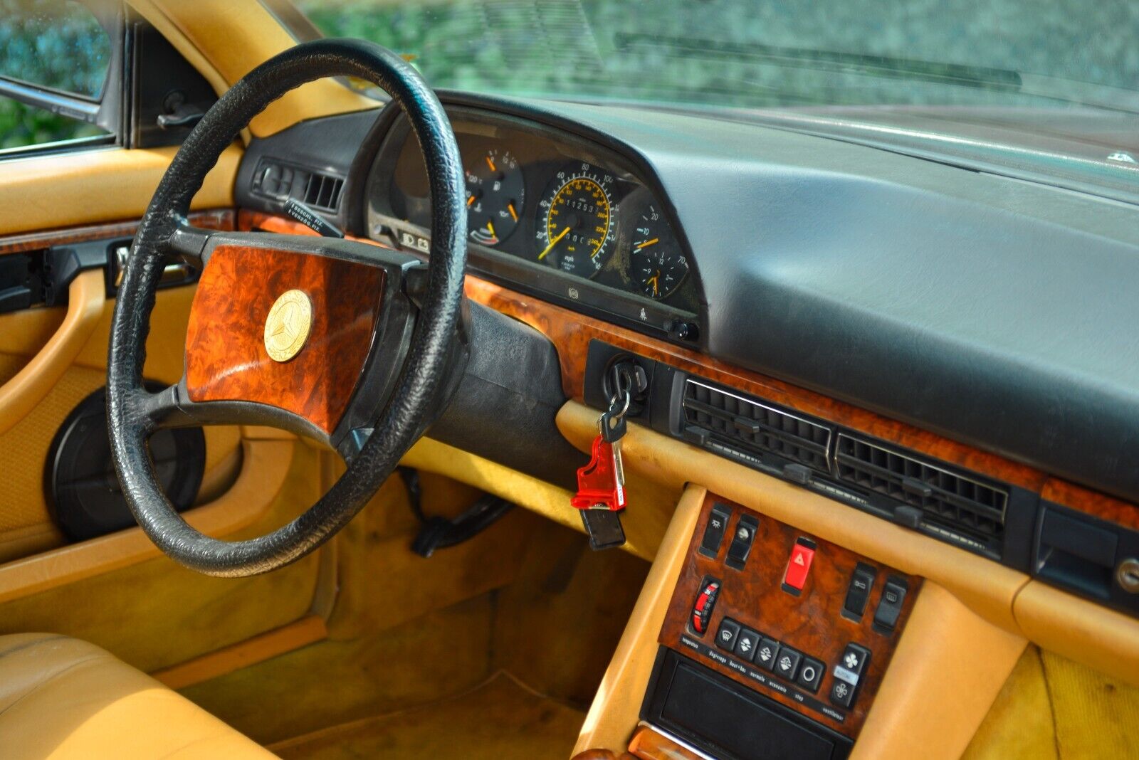 Mercedes-Benz-500-Series-Coupe-1983-Burgundy-Tan-181101-22