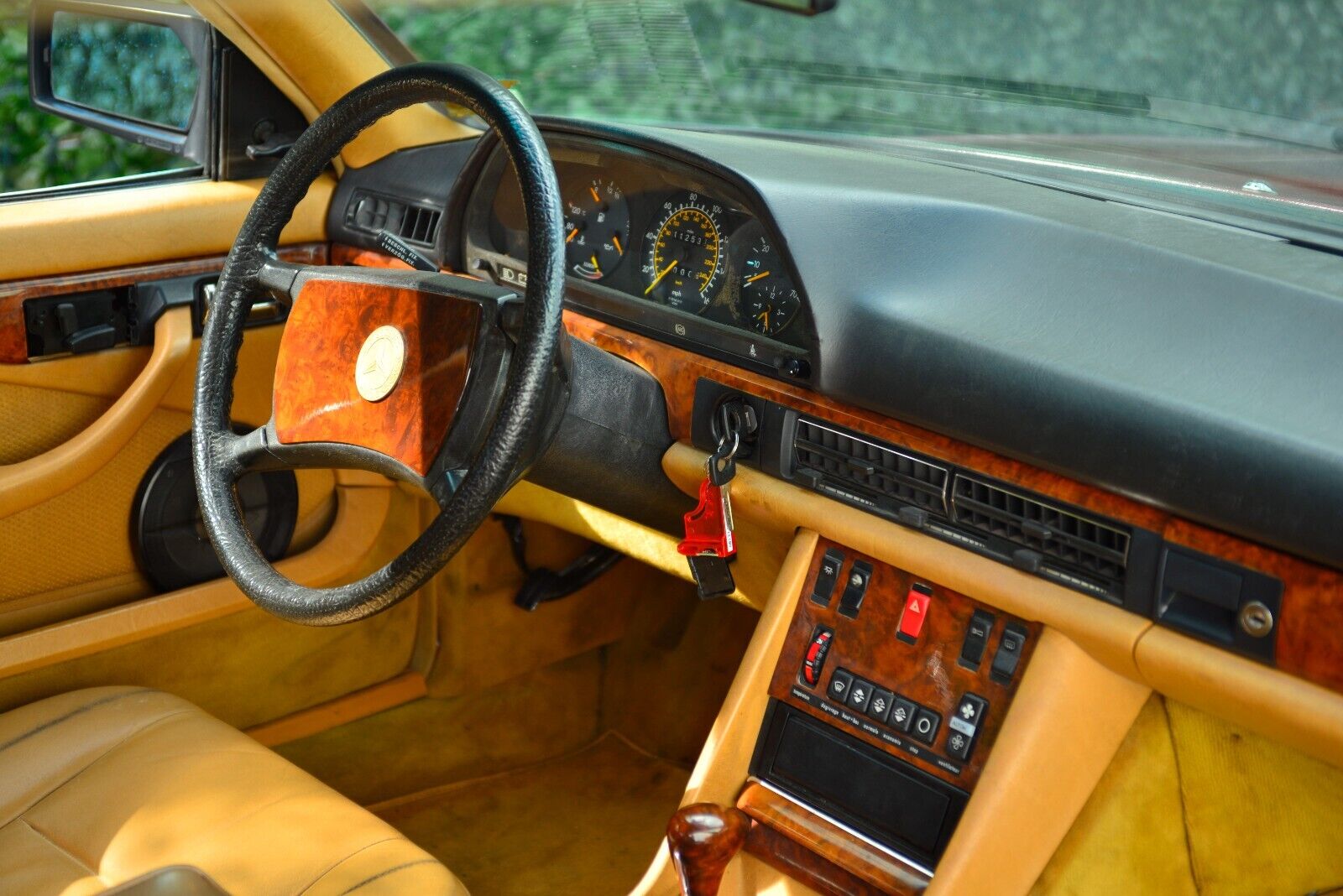 Mercedes-Benz-500-Series-Coupe-1983-Burgundy-Tan-181101-23