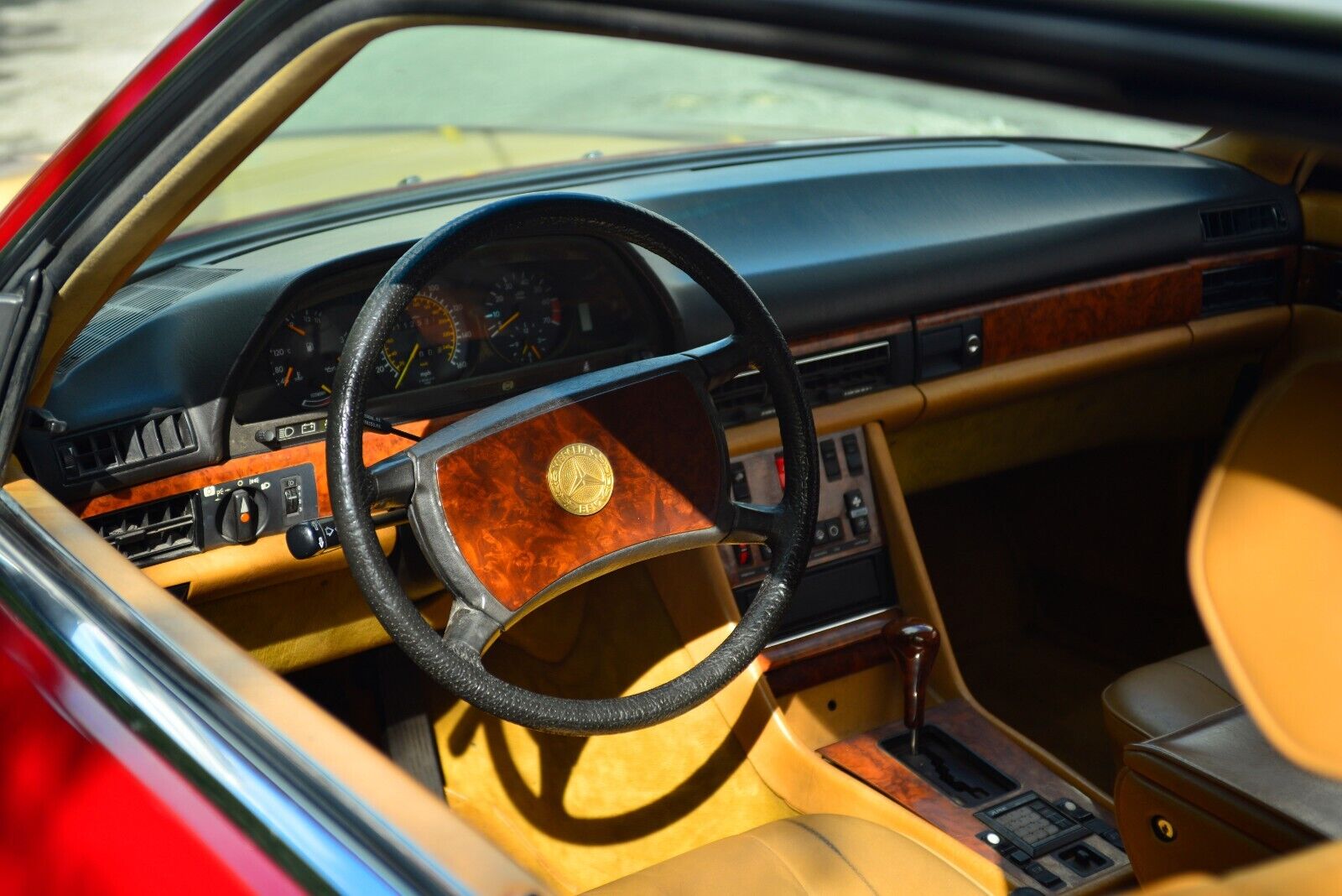 Mercedes-Benz-500-Series-Coupe-1983-Burgundy-Tan-181101-28