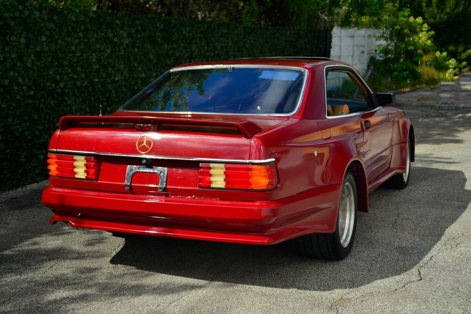 Mercedes-Benz-500-Series-Coupe-1983-Burgundy-Tan-181101-3