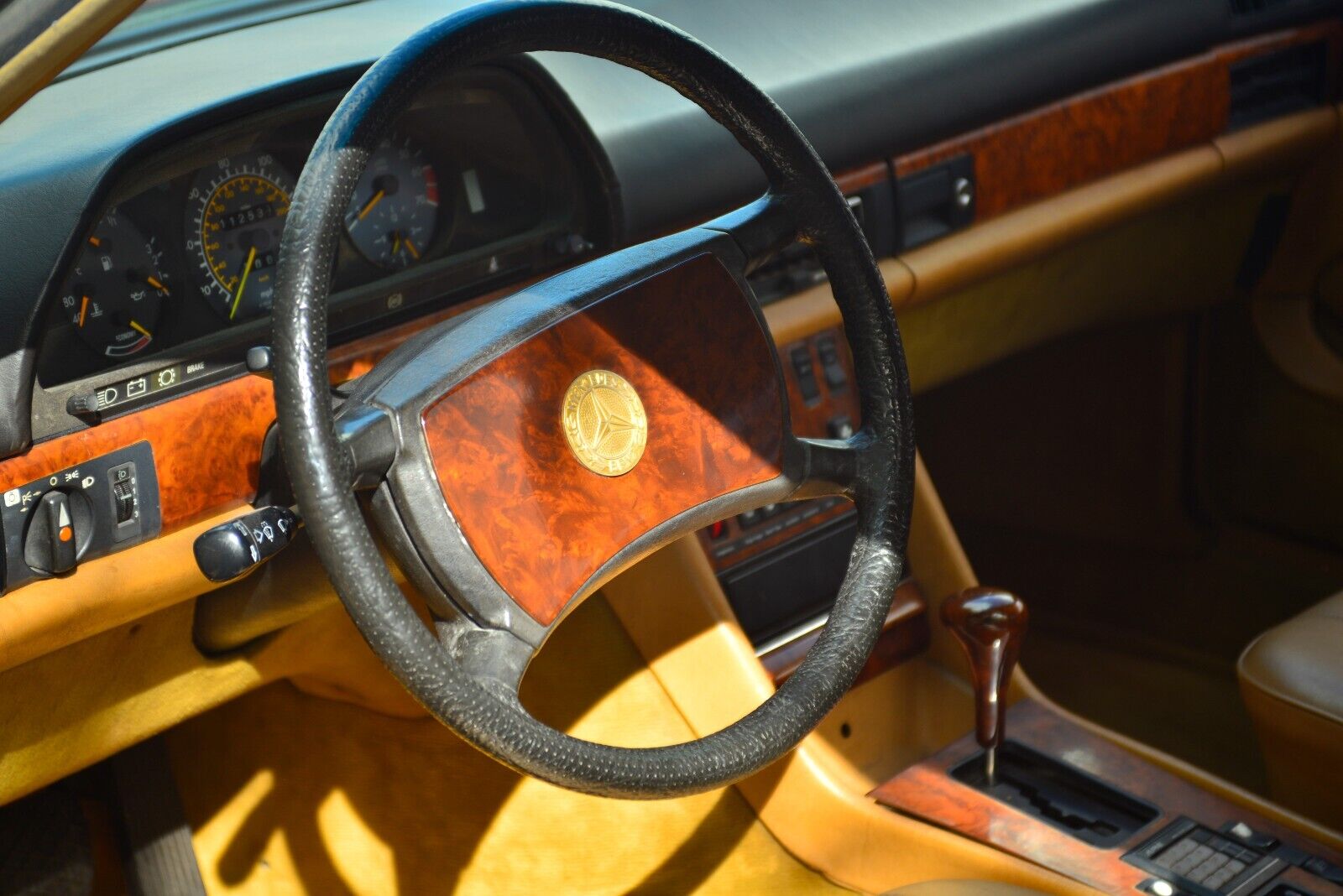 Mercedes-Benz-500-Series-Coupe-1983-Burgundy-Tan-181101-30