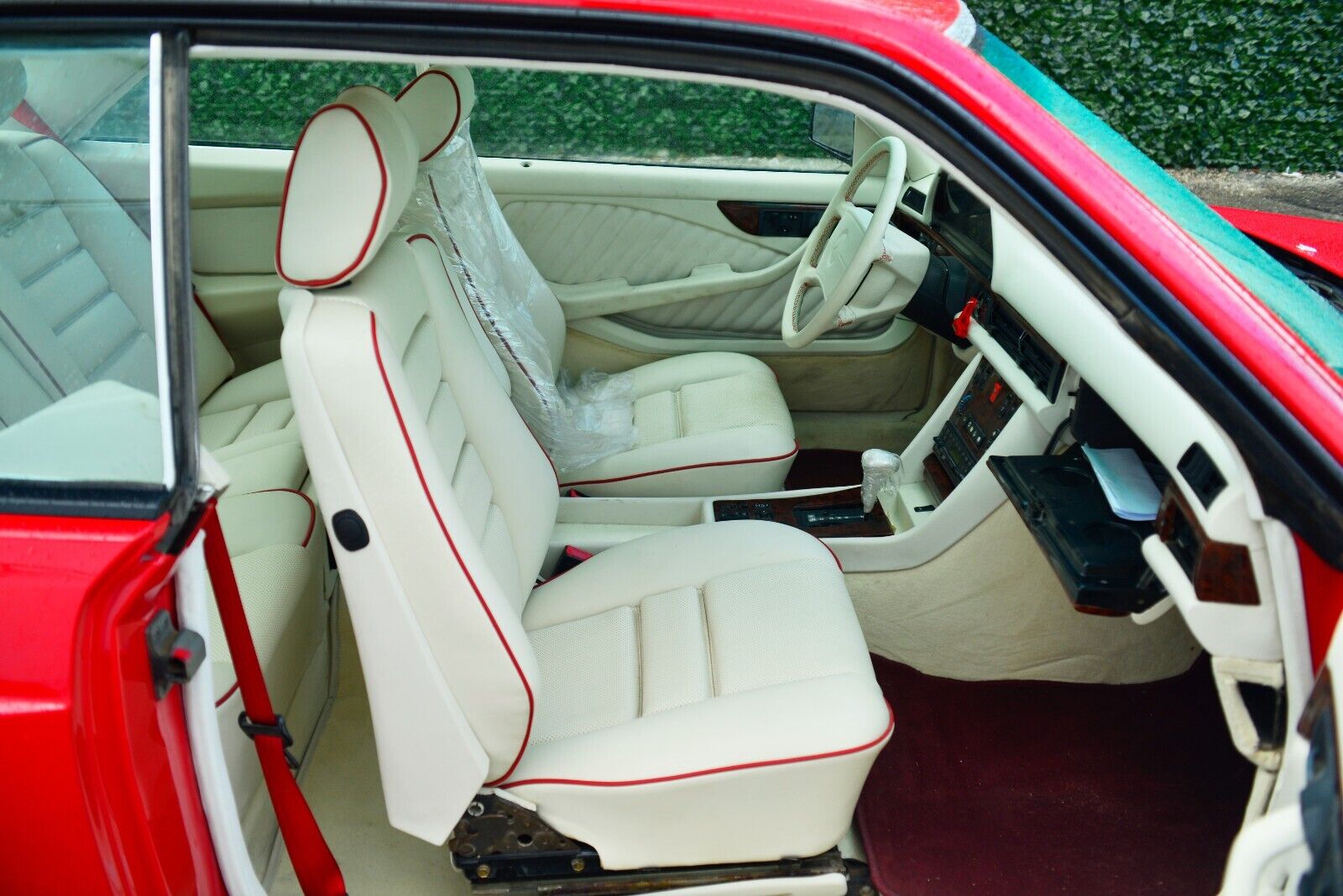 Mercedes-Benz-500-Series-Coupe-1987-Red-White-115551-16