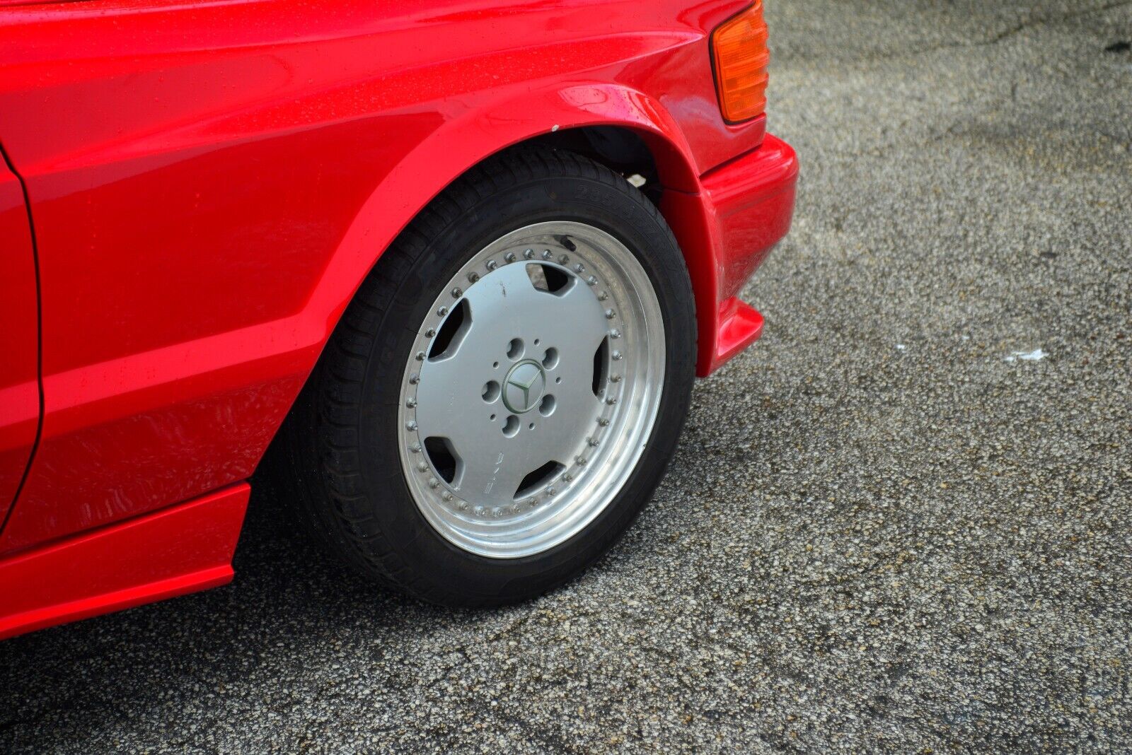 Mercedes-Benz-500-Series-Coupe-1987-Red-White-115551-35