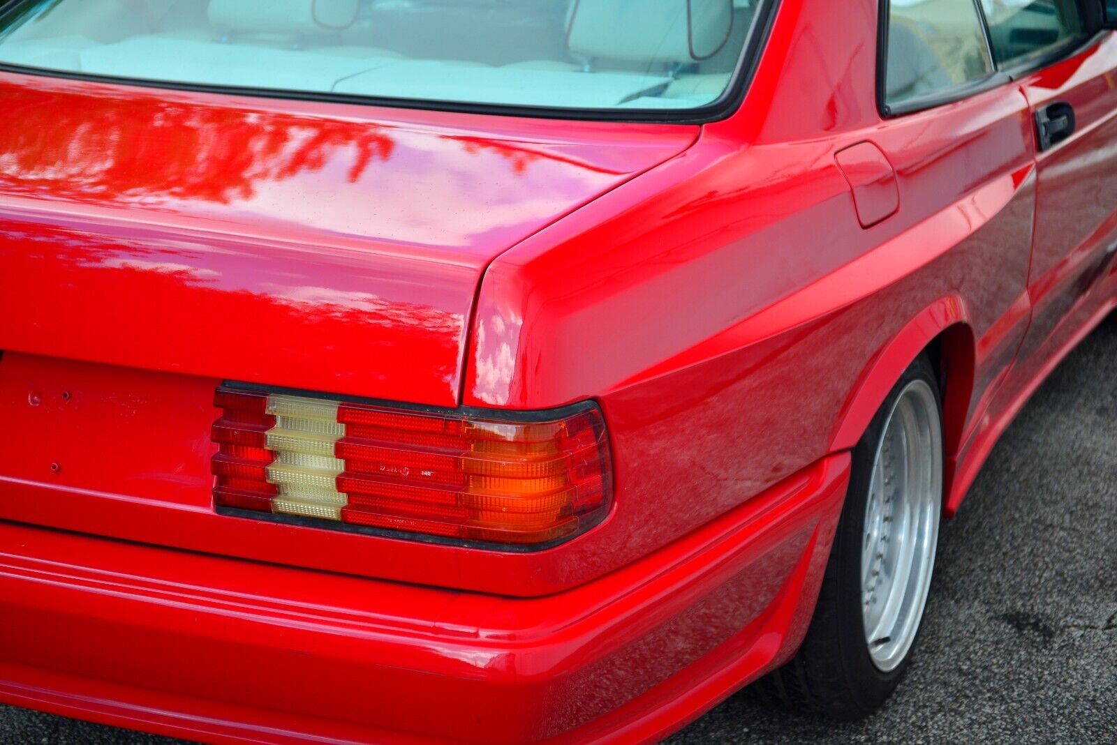 Mercedes-Benz-500-Series-Coupe-1987-Red-White-115551-8