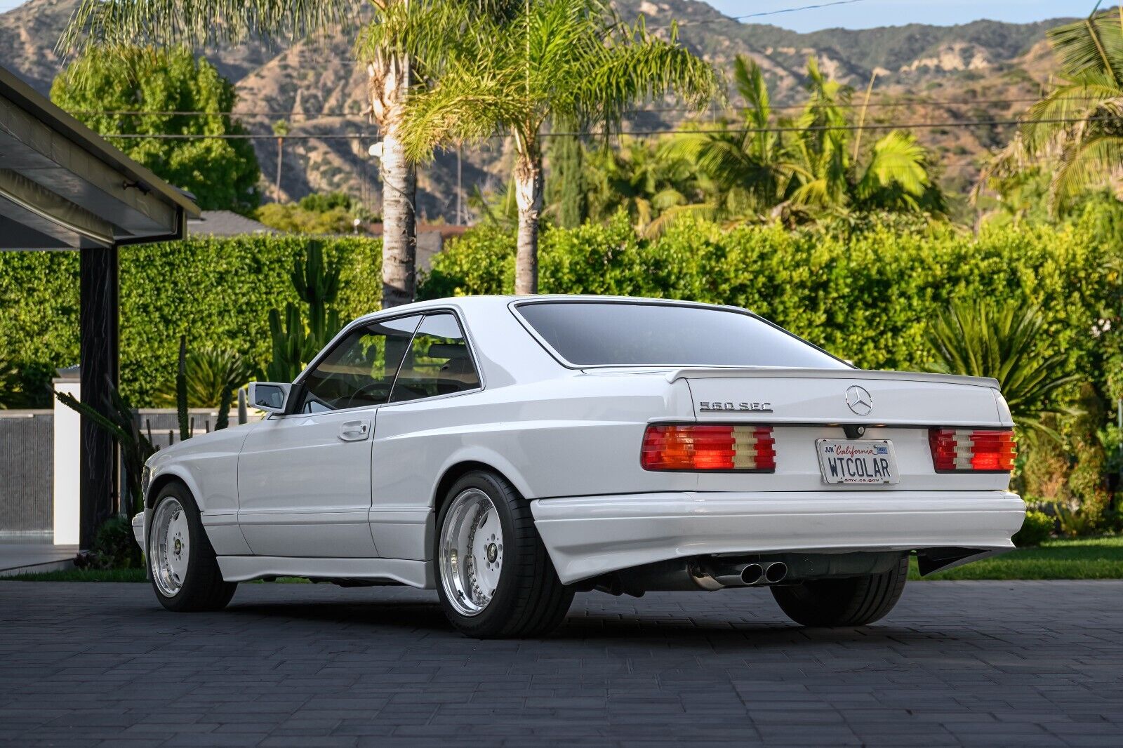 Mercedes-Benz-560sec-1988-White-Blue-103513-8