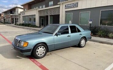 Mercedes-Benz-E-Class-1991-Blue-120862-2