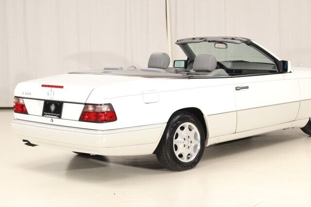 Mercedes-Benz-E-Class-Cabriolet-1995-10