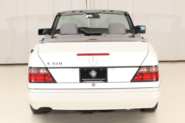 Mercedes-Benz-E-Class-Cabriolet-1995-13