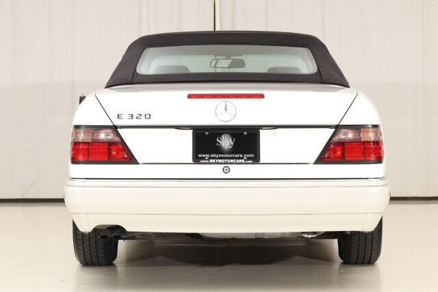 Mercedes-Benz-E-Class-Cabriolet-1995-19