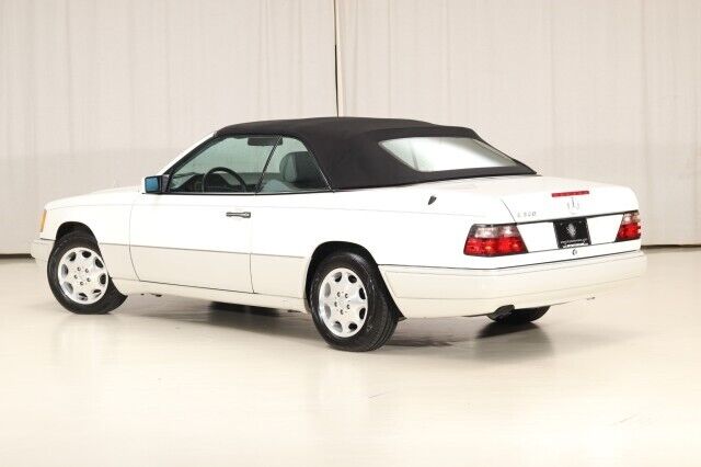 Mercedes-Benz-E-Class-Cabriolet-1995-31