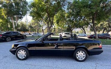 Mercedes-Benz-E-Class-Cabriolet-1995-Black-Black-127933-4