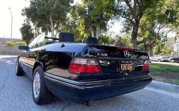 Mercedes-Benz-E-Class-Cabriolet-1995-Black-Black-127933-5