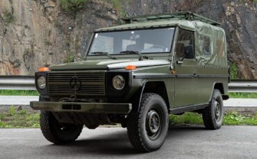 Mercedes-Benz-G-Wagon-Cabriolet-1982-23