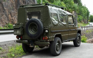 Mercedes-Benz-G-Wagon-Cabriolet-1982-25