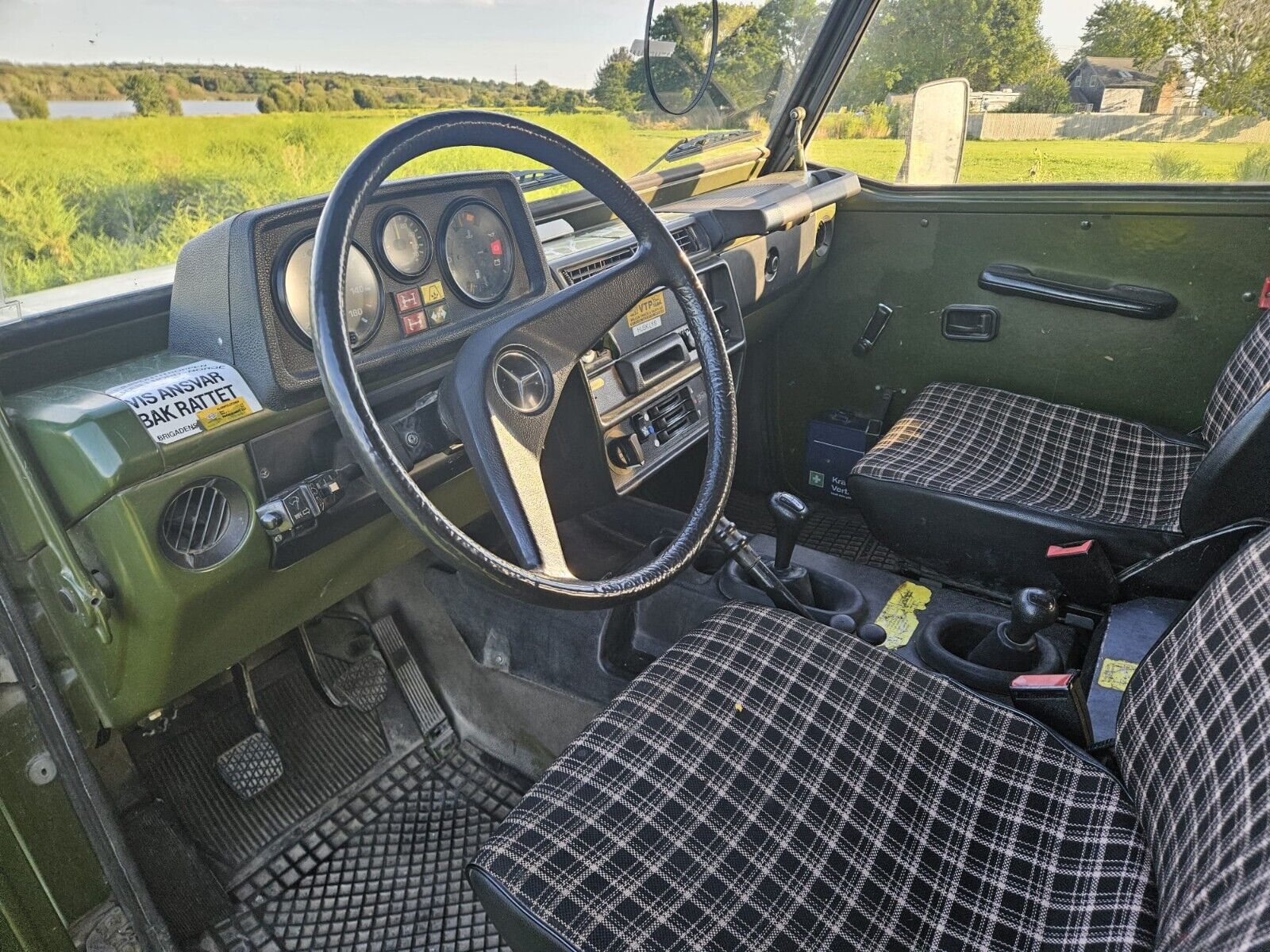 Mercedes-Benz-G-Wagon-Cabriolet-1982-7